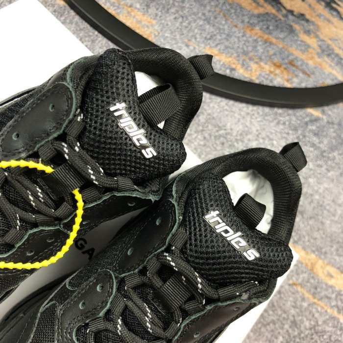 Balenciaga Mens Shoes Triple S Sneaker
