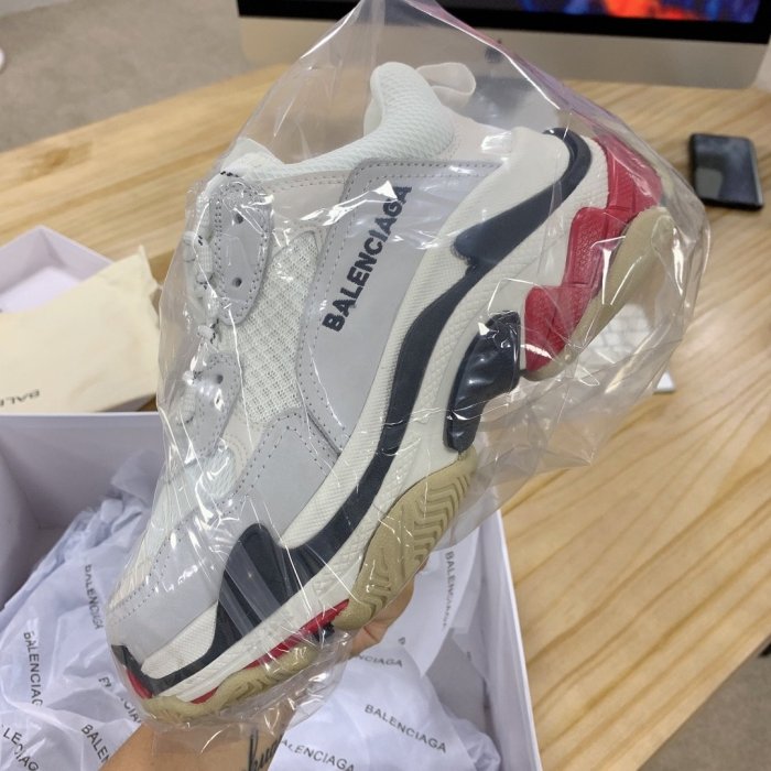 Balenciaga Mens Shoes Triple S Sneaker