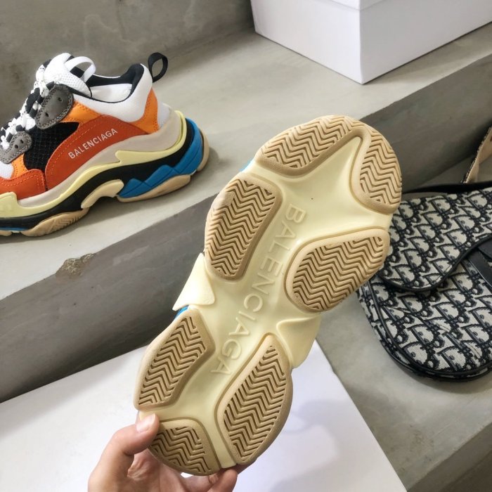 Balenciaga Mens Shoes Triple S Sneaker