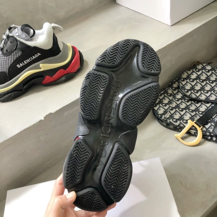 Balenciaga Mens Shoes Triple S Sneaker