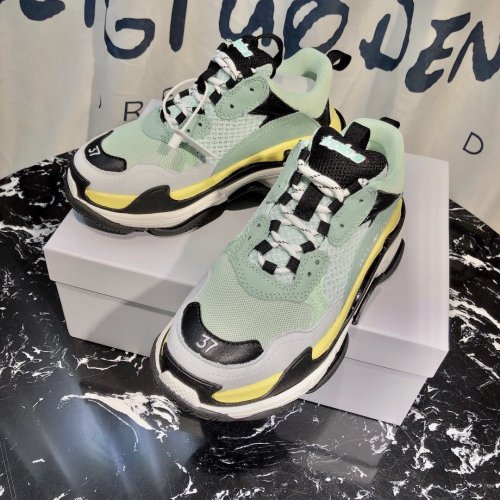 Balenciaga Mens Shoes Triple S Sneaker