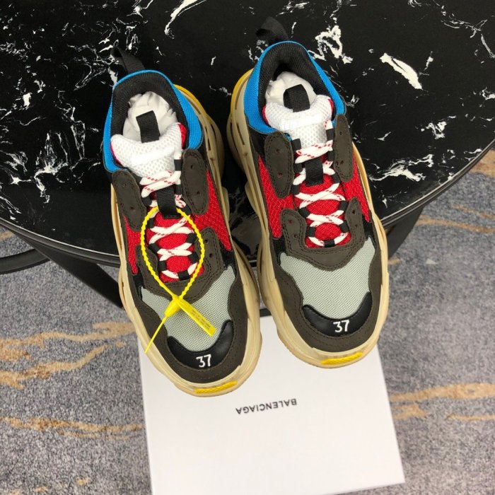 Balenciaga Mens Shoes Triple S Sneaker