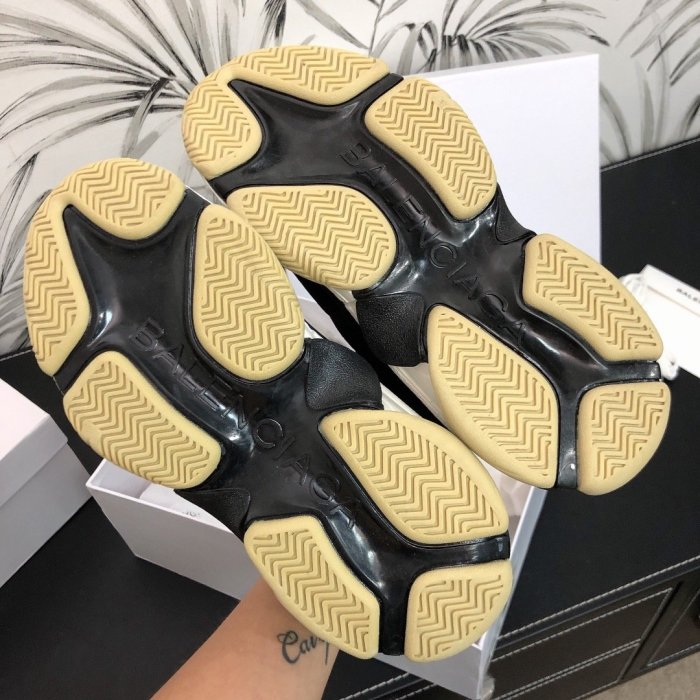 Balenciaga Mens Shoes Triple S Sneaker