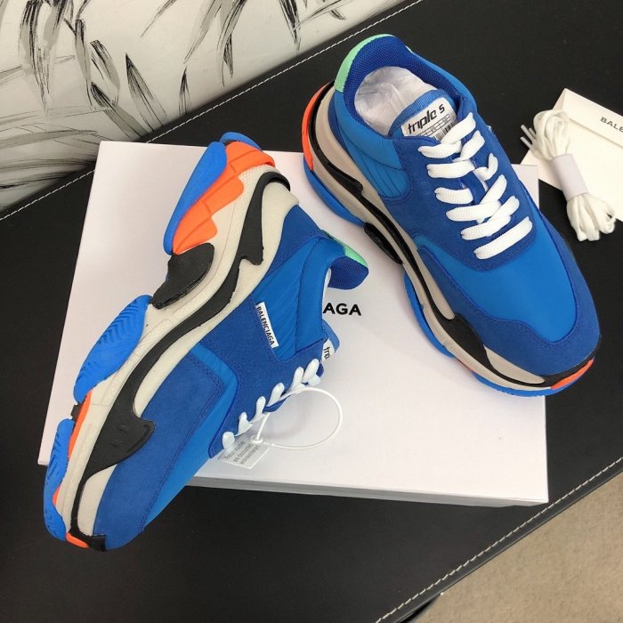 Balenciaga Mens Shoes Triple S Sneaker