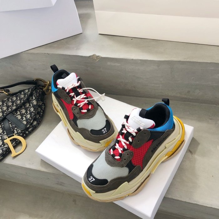 Balenciaga Mens Shoes Triple S Sneaker