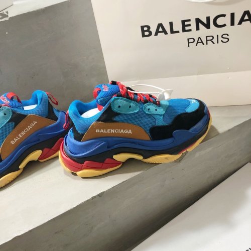 Balenciaga Mens Shoes Triple S Sneaker