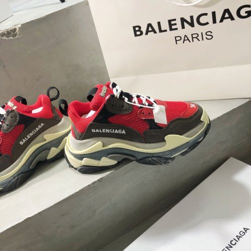 Balenciaga Mens Shoes Triple S Sneaker
