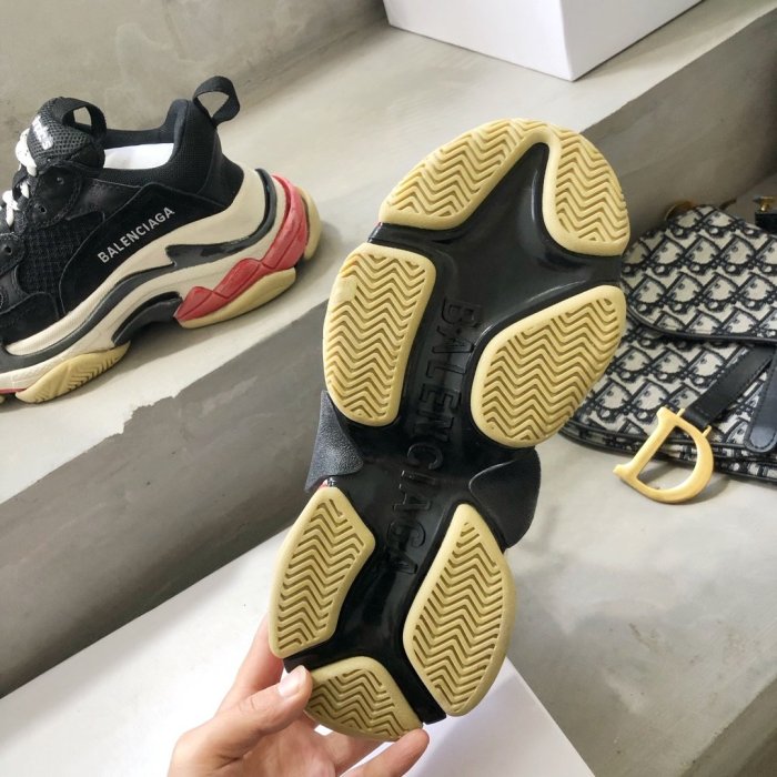 Balenciaga Mens Shoes Triple S Sneaker
