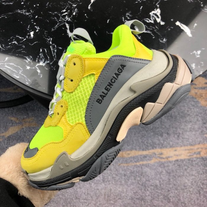 Balenciaga Mens Shoes Triple S Sneaker