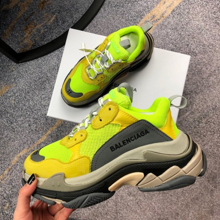 Balenciaga Mens Shoes Triple S Sneaker