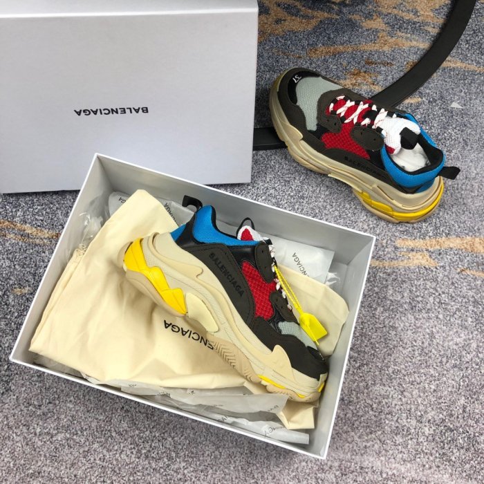 Balenciaga Mens Shoes Triple S Sneaker