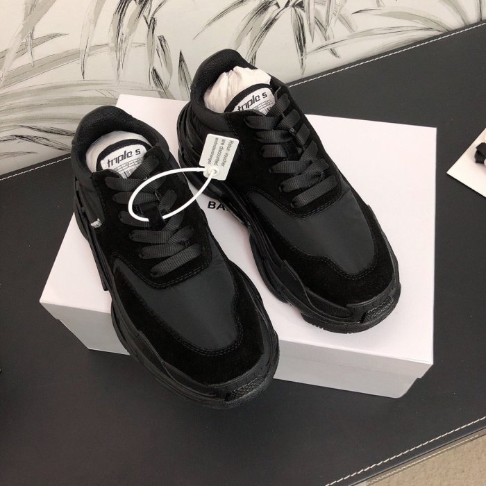 Balenciaga Mens Shoes Triple S Sneaker
