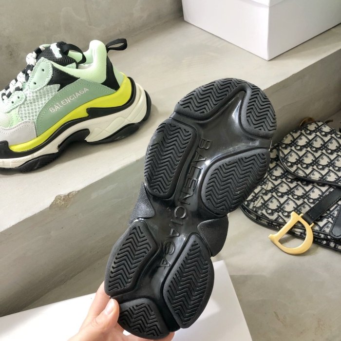 Balenciaga Mens Shoes Triple S Sneaker