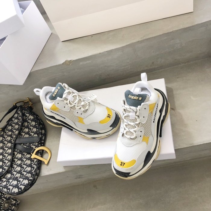 Balenciaga Mens Shoes Triple S Sneaker
