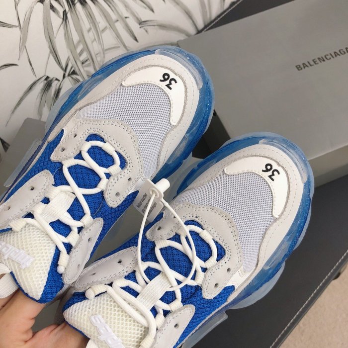 Balenciaga Womens Shoes Triple S Sneaker