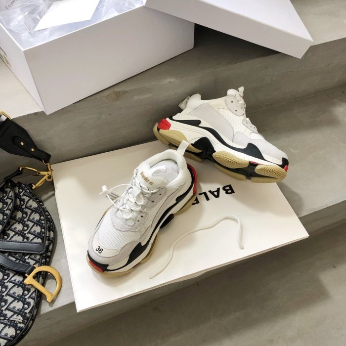 Balenciaga Mens Shoes Triple S Sneaker