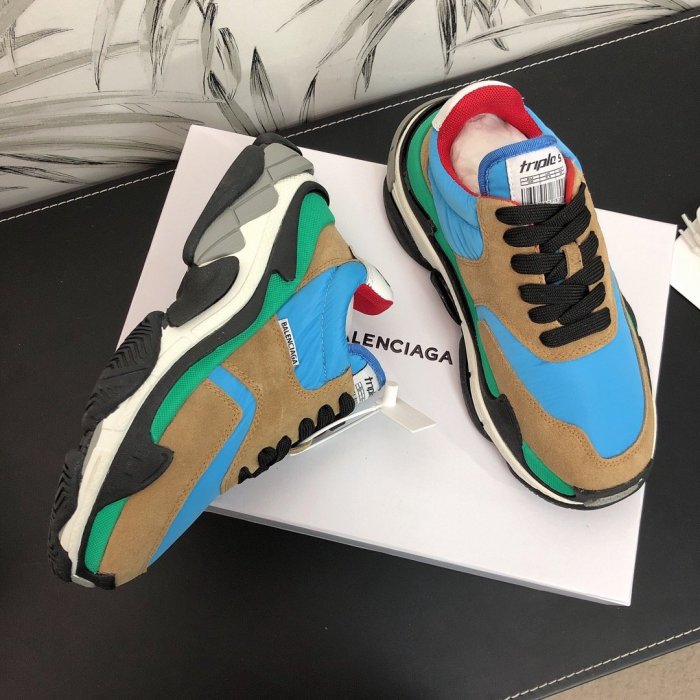 Balenciaga Mens Shoes Triple S Sneaker