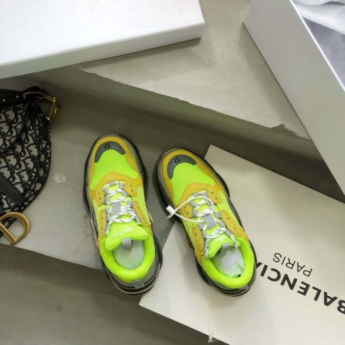 Balenciaga Mens Shoes Triple S Sneaker