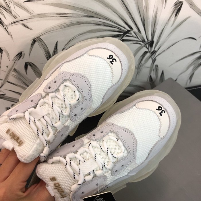Balenciaga Mens Shoes Triple S Sneaker