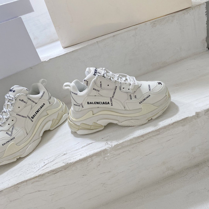 Balenciaga Mens Shoes Triple S Sneaker