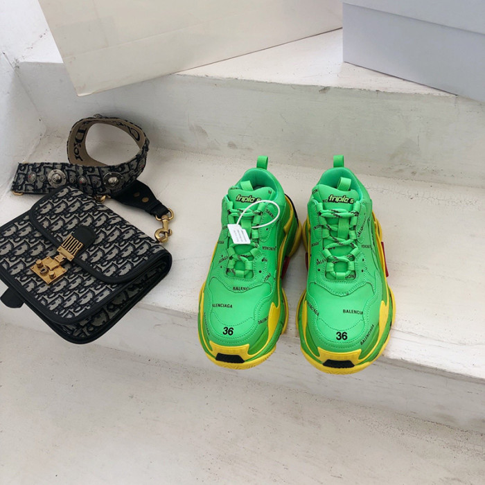 Balenciaga Mens Shoes Triple S Sneaker