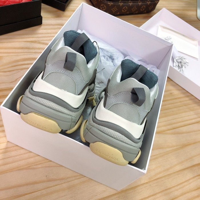Balenciaga Mens Shoes Triple S Sneaker
