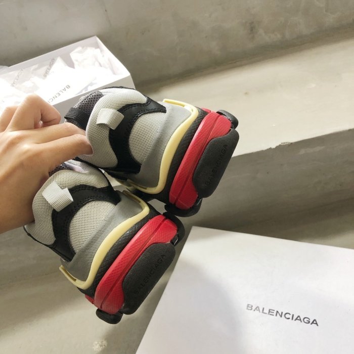 Balenciaga Mens Shoes Triple S Sneaker