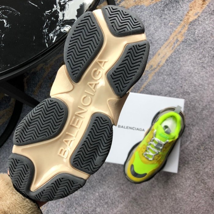 Balenciaga Mens Shoes Triple S Sneaker