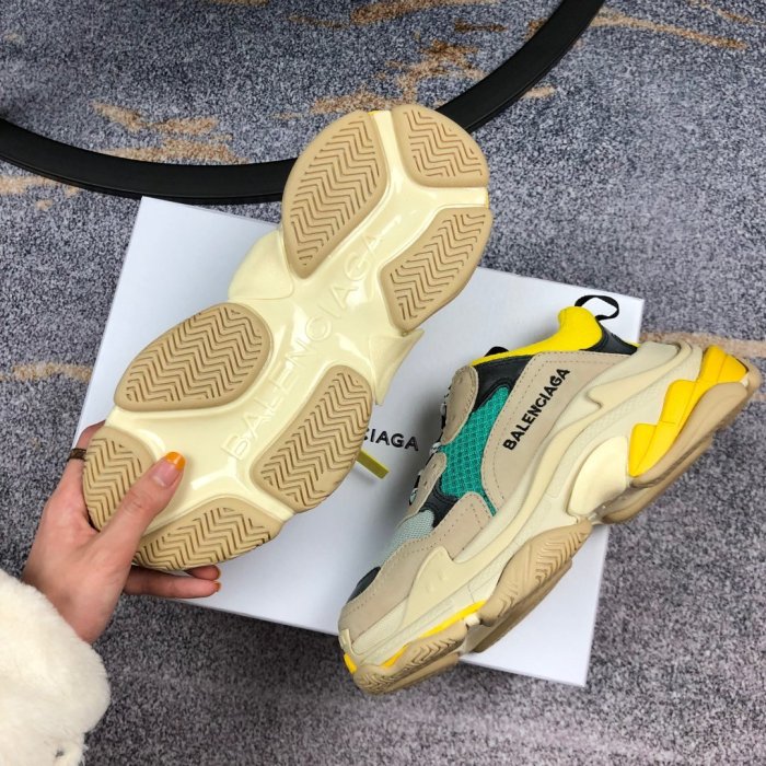 Balenciaga Mens Shoes Triple S Sneaker
