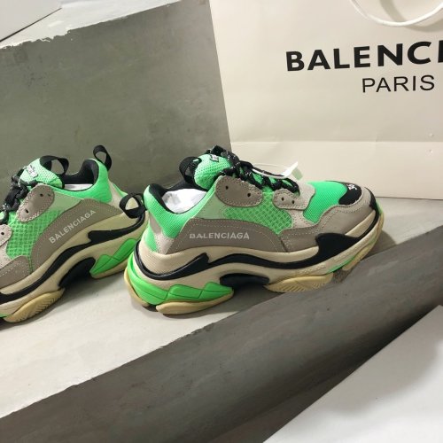 Balenciaga Mens Shoes Triple S Sneaker