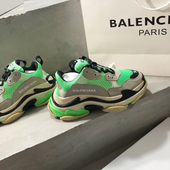 Balenciaga Mens Shoes Triple S Sneaker