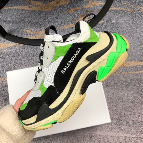 Balenciaga Mens Shoes Triple S Sneaker