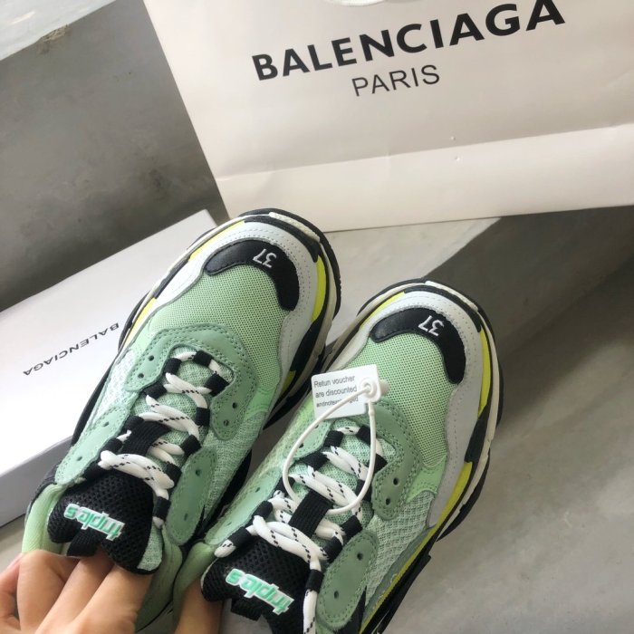 Balenciaga Mens Shoes Triple S Sneaker