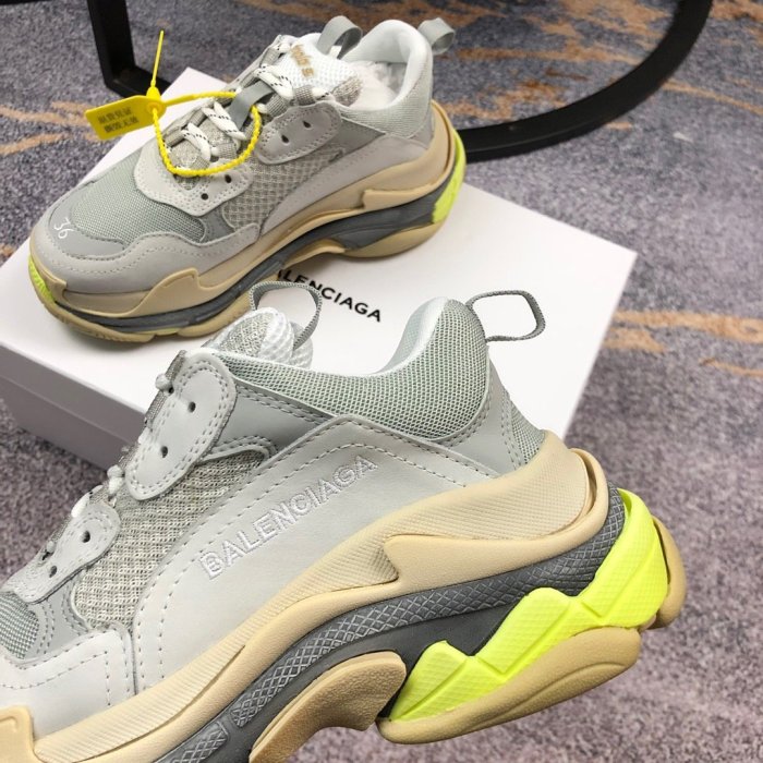 Balenciaga Mens Shoes Triple S Sneaker