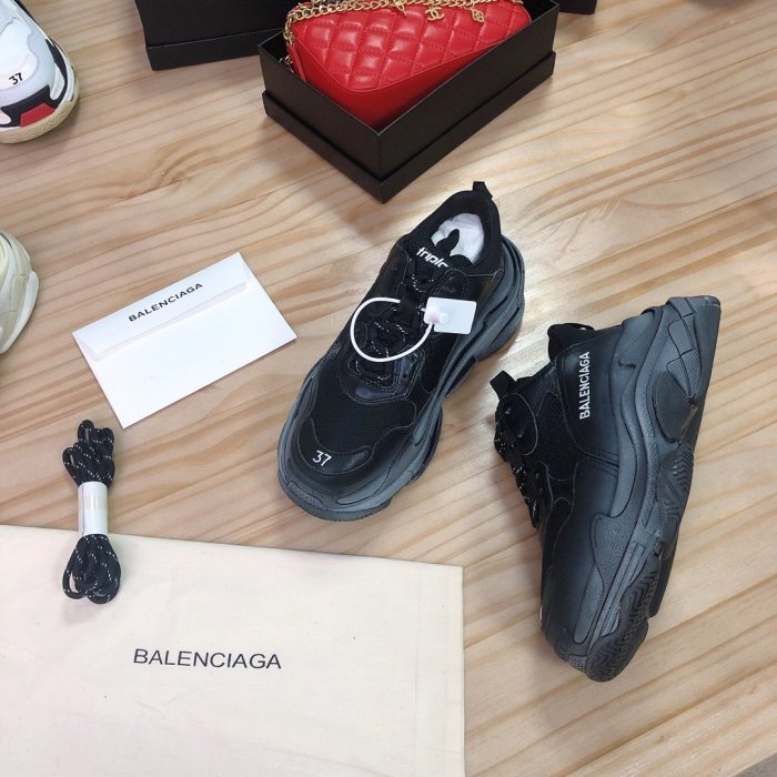 Balenciaga Mens Shoes Triple S Sneaker