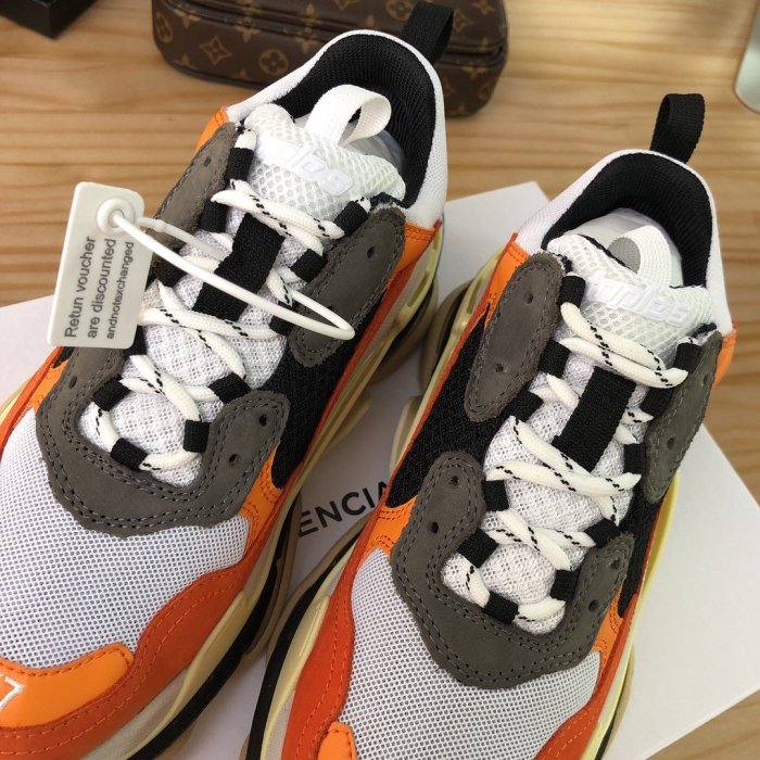 Balenciaga Mens Shoes Triple S Sneaker