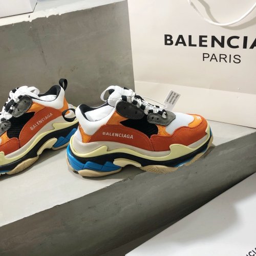 Balenciaga Mens Shoes Triple S Sneaker