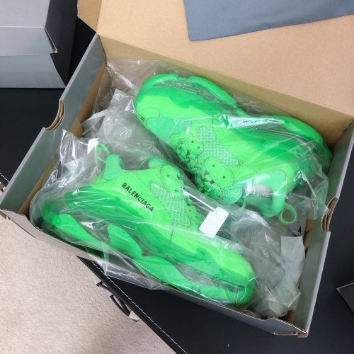 Balenciaga Mens Shoes Triple S Sneaker