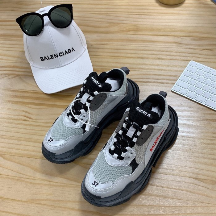 Balenciaga Mens Shoes Triple S Sneaker