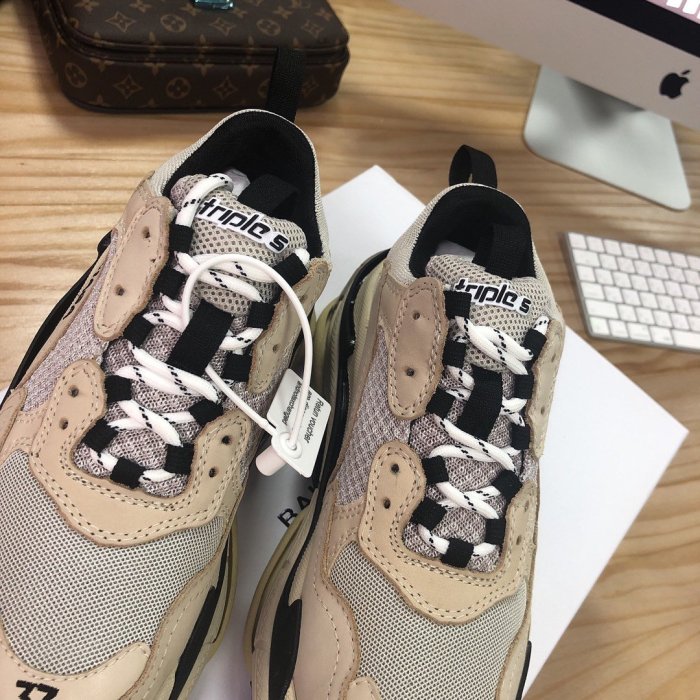 Balenciaga Mens Shoes Triple S Sneaker