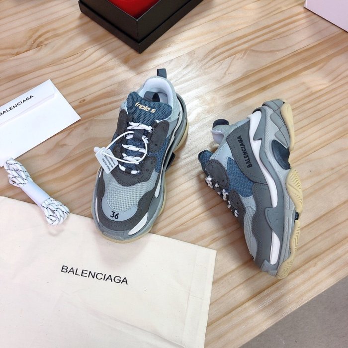 Balenciaga Mens Shoes Triple S Sneaker