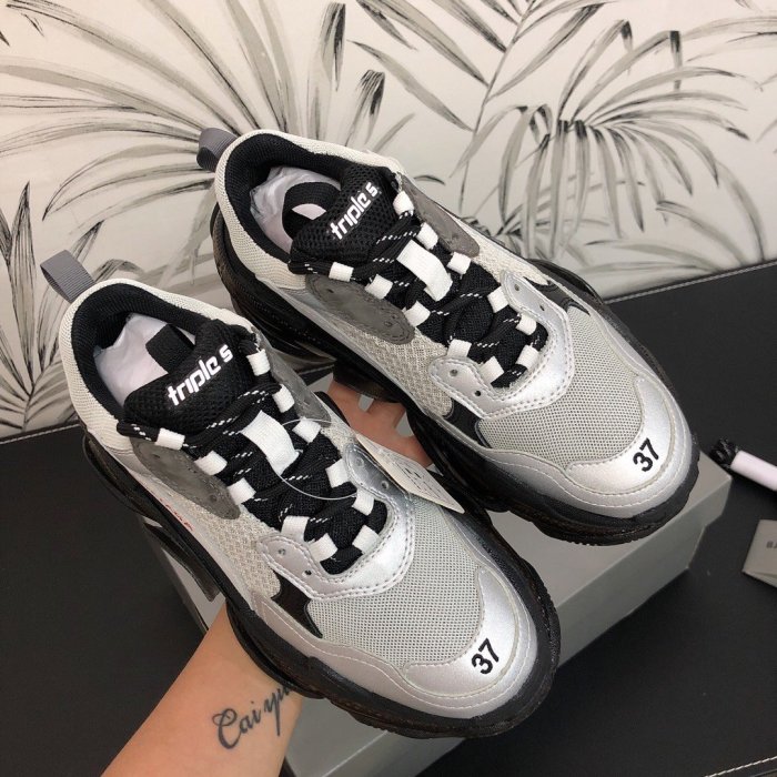 Balenciaga Mens Shoes Triple S Sneaker