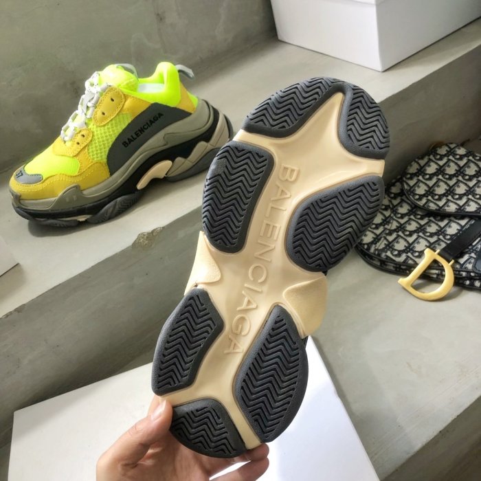 Balenciaga Mens Shoes Triple S Sneaker