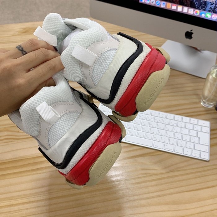 Balenciaga Mens Shoes Triple S Sneaker