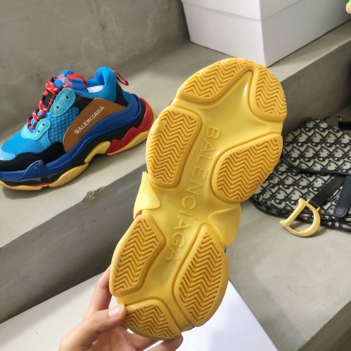 Balenciaga Mens Shoes Triple S Sneaker