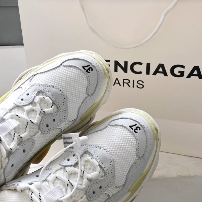 Balenciaga Mens Shoes Triple S Sneaker