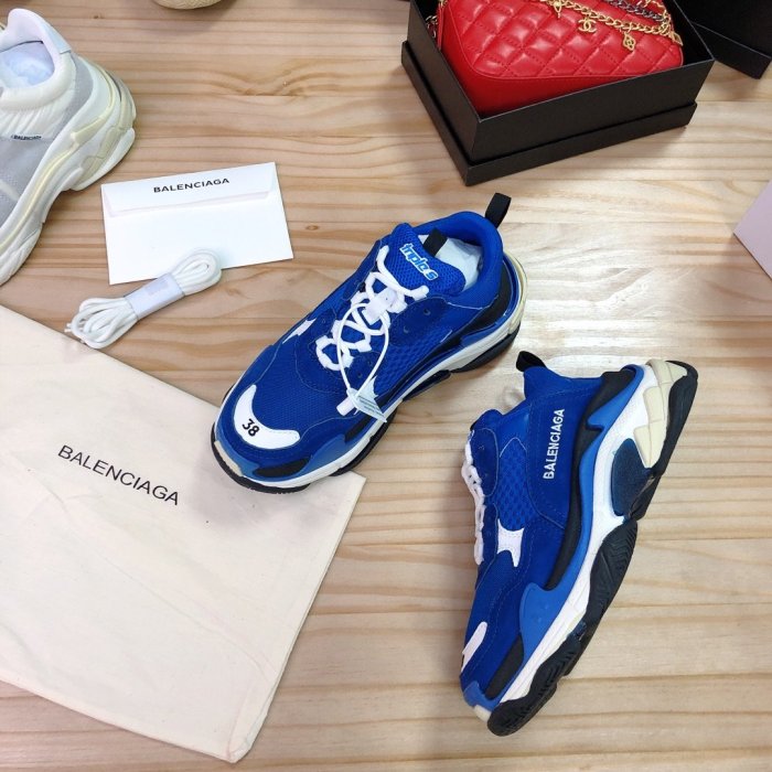 Balenciaga Mens Shoes Triple S Sneaker