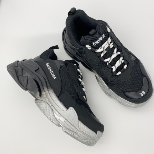 Balenciaga Triple S Sneakers Mens Shoes Sneakers Fashion Design Luxury Brand