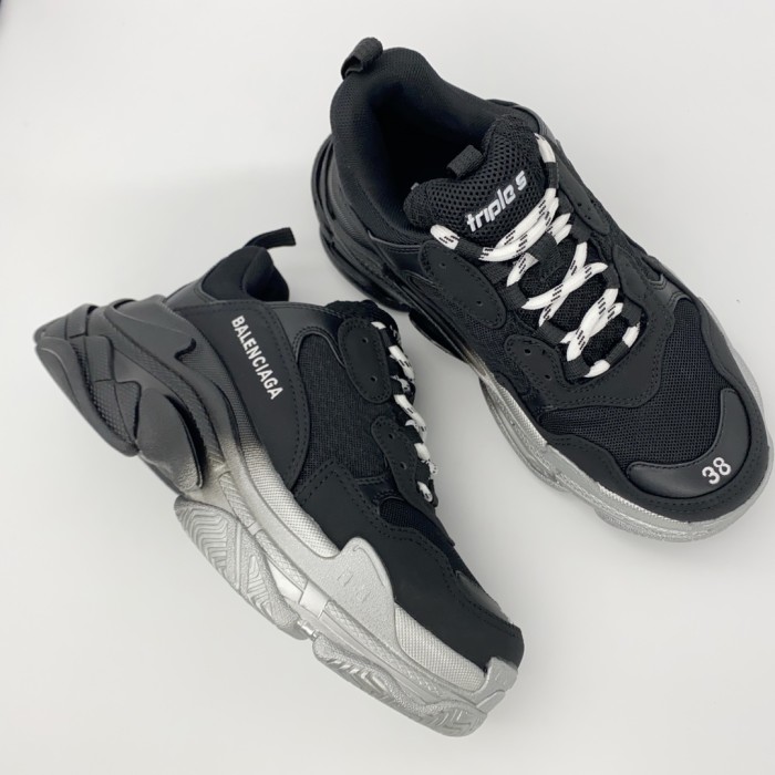 Balenciaga Triple S Sneakers Mens Shoes Sneakers Fashion Design Luxury Brand