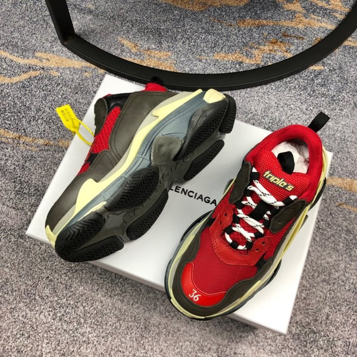 Balenciaga Mens Shoes Triple S Sneaker